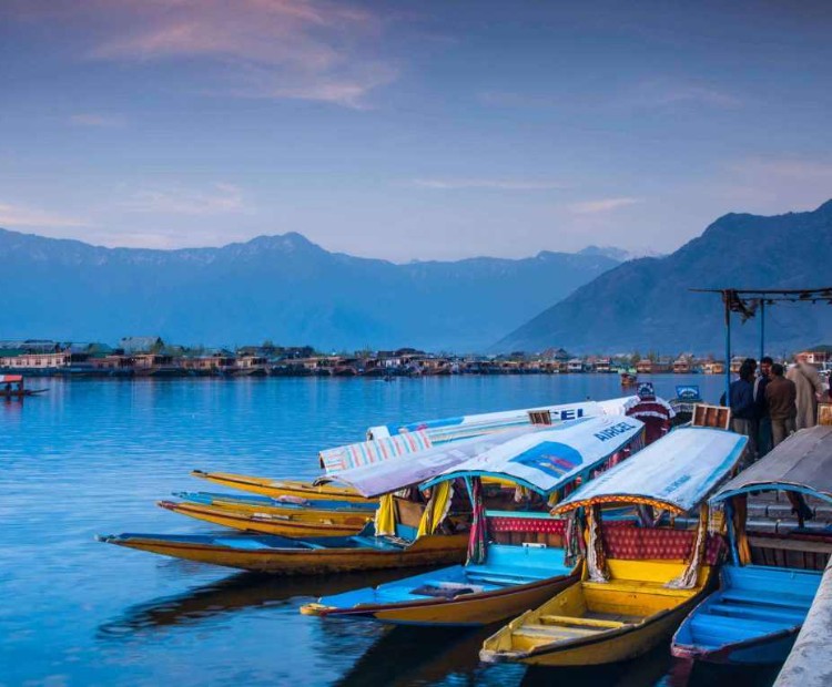 VAISHNO DEVI TEMPLE VISIT WITH SONMARG VAISHNO DEVI TEMPLE VISIT WITH SONMARG