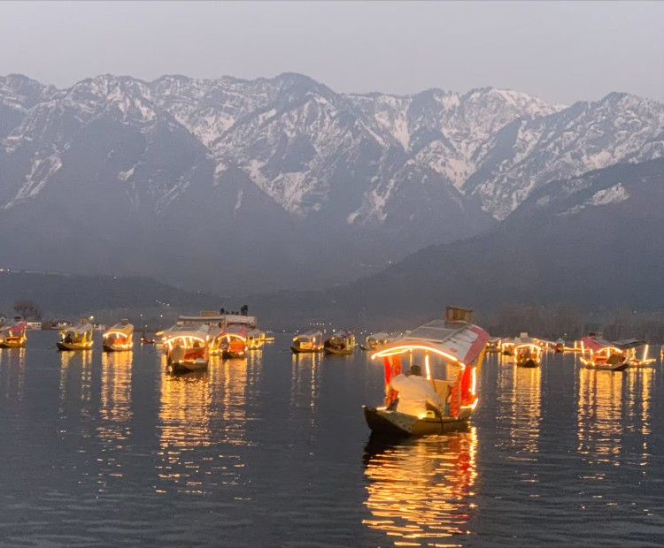 Enchanting Jammu & kashmir Enchanting Jammu & kashmir