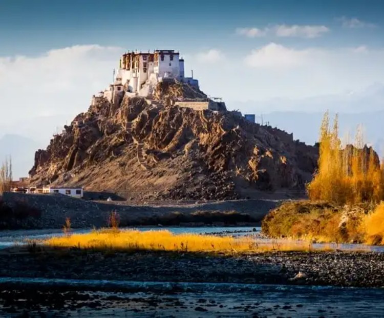 LADAKH 9N/10D LADAKH 9N/10D